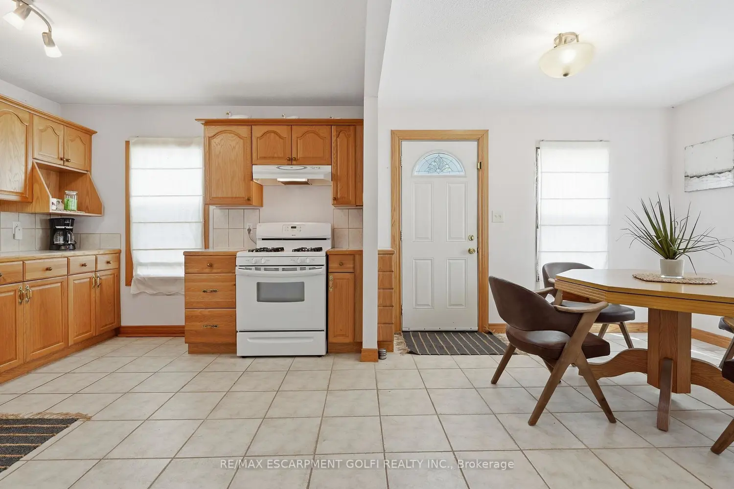 27 Drummond Crescent photo 5