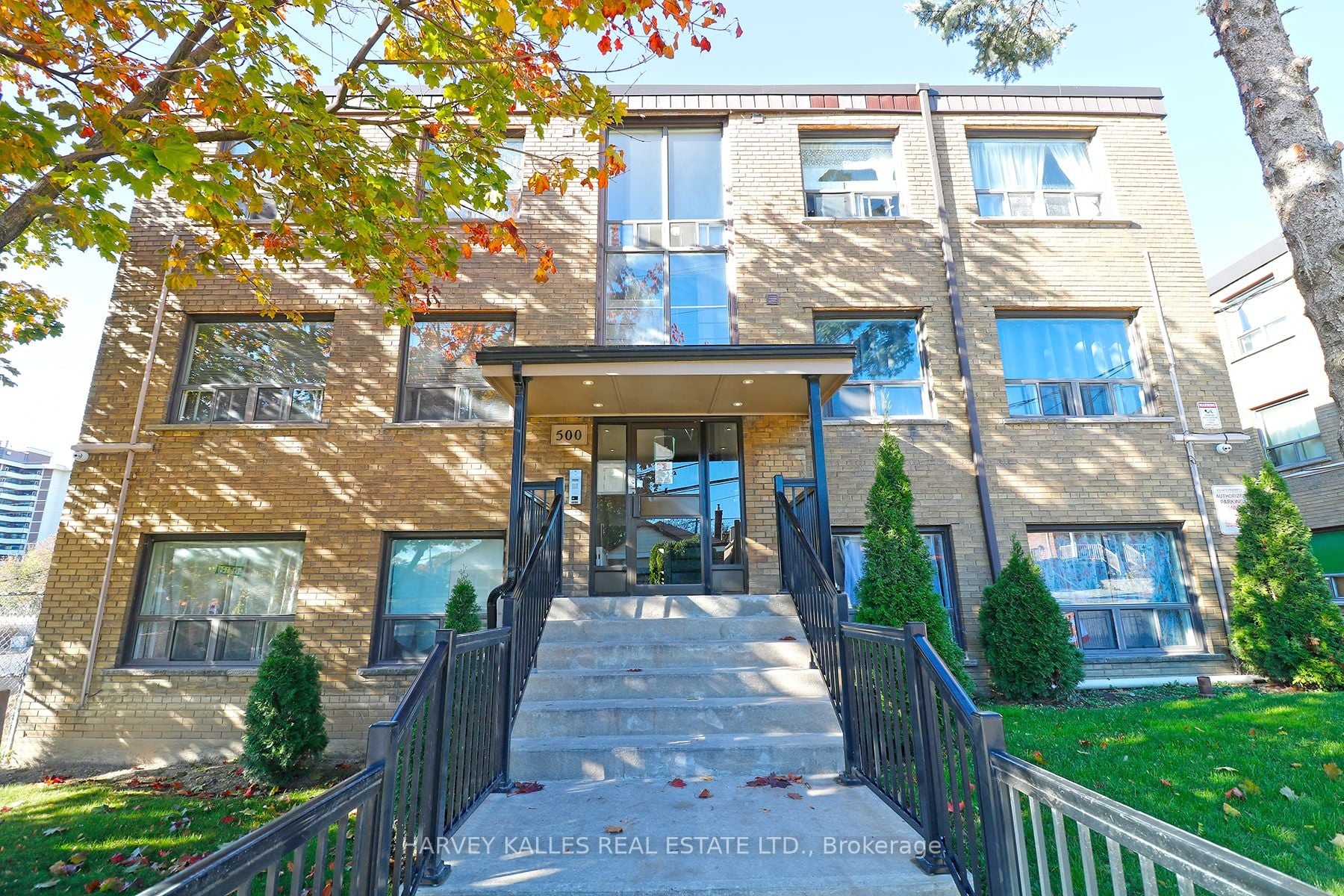 102-500 Gilbert Avenue, Toronto, ON, M6E 4X5