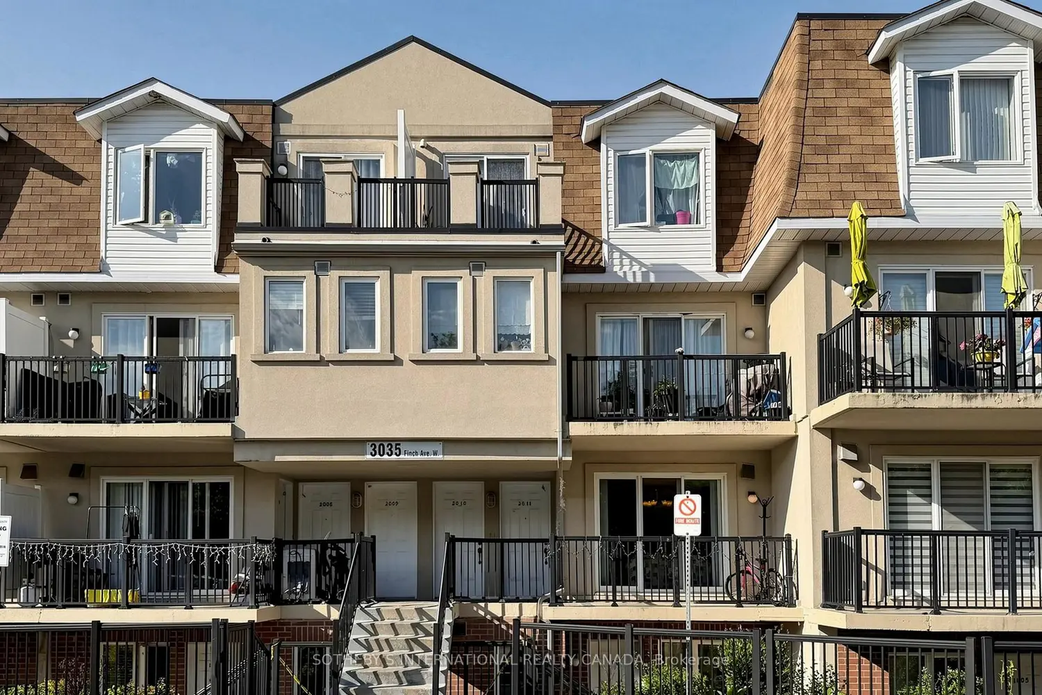 3035 Finch Avenue 2012 photo 2