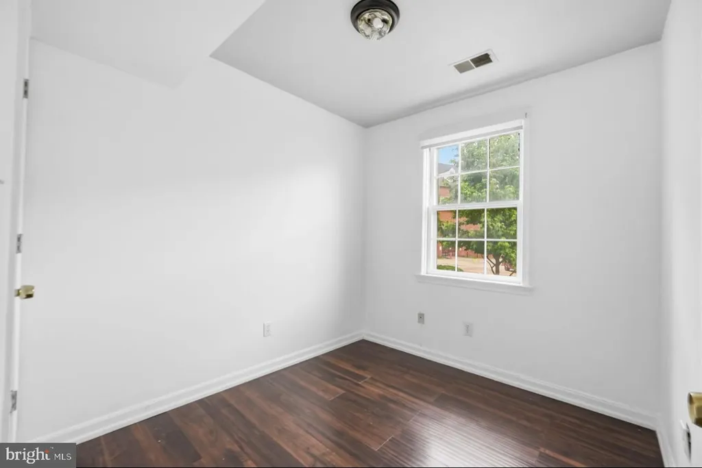 2006 38th Street SE Unit 101, Washington, DC 20020