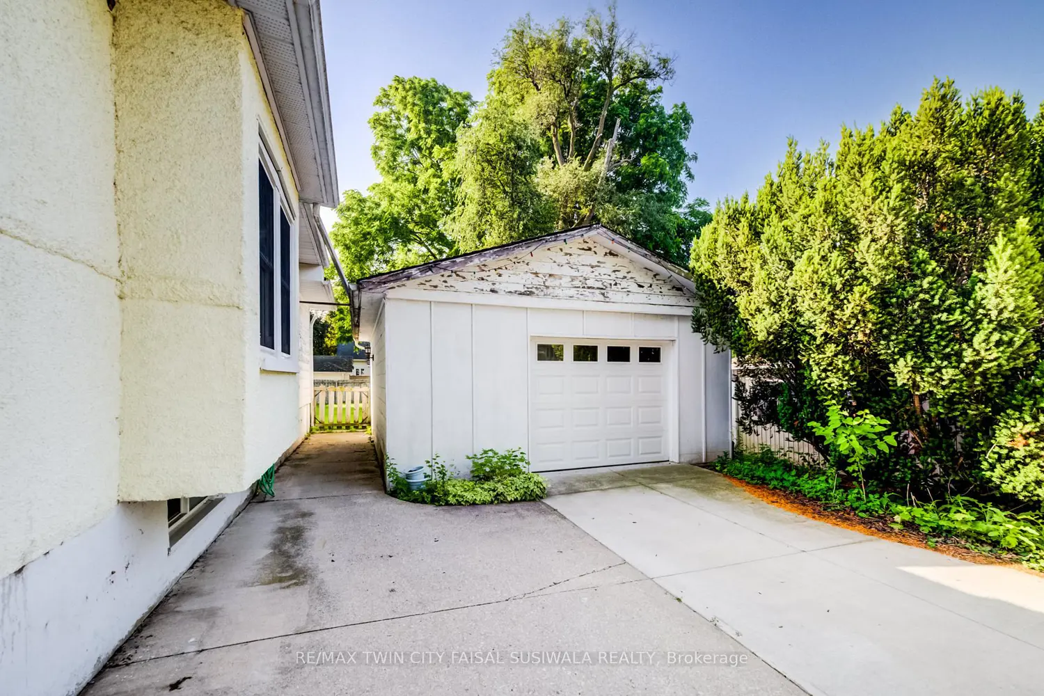 111 Pinewood Avenue photo 4