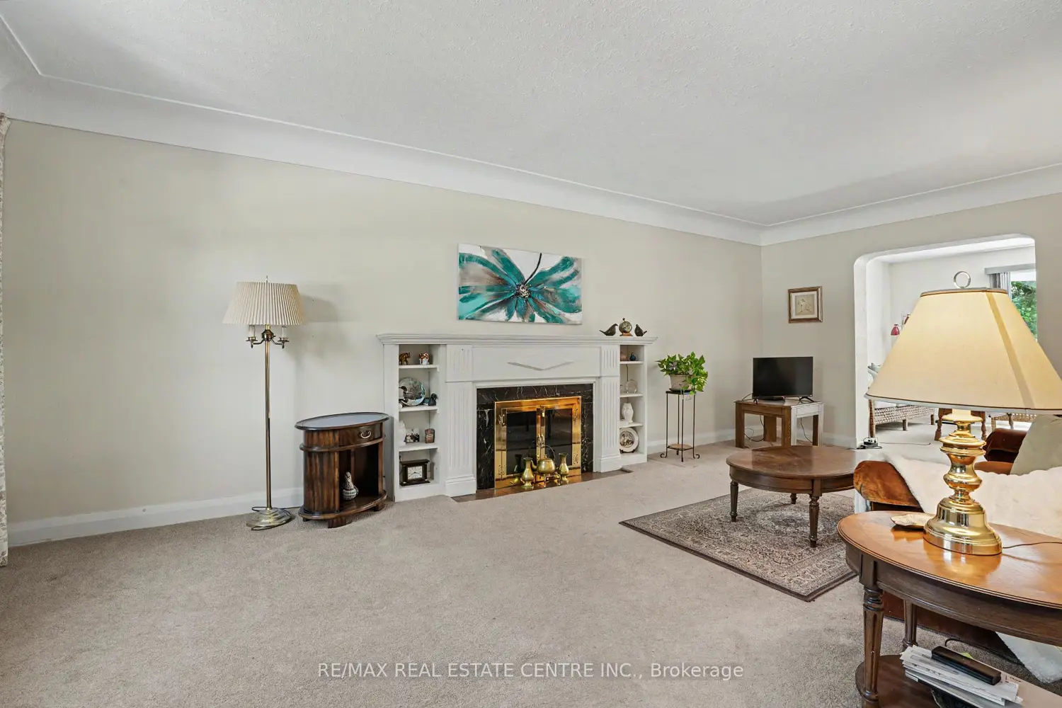 2068 Wellington Avenue photo 2