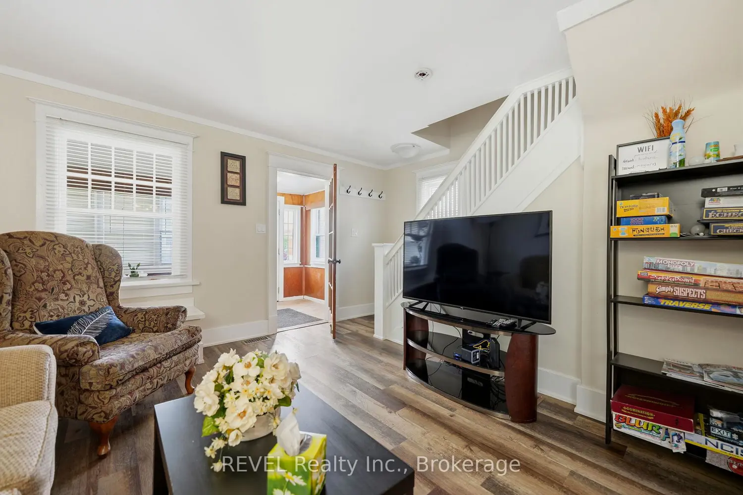 5227 Kitchener Street photo 4