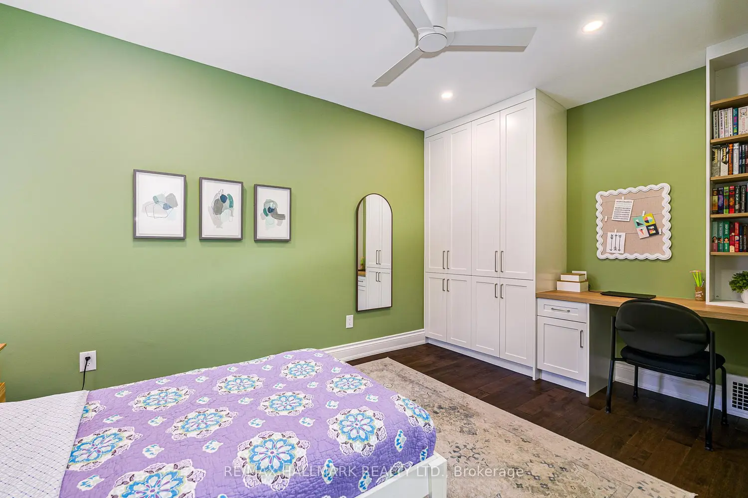 63 Hillsview Avenue photo 5