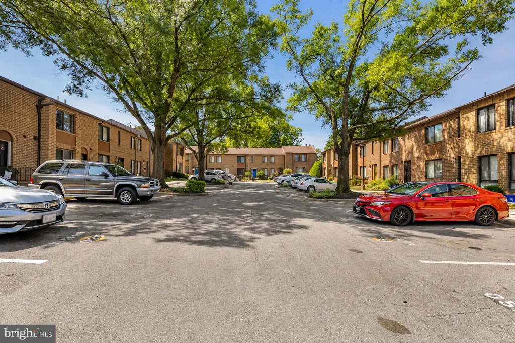 3157 Apple Road NE Unit 5, Washington, DC 20018