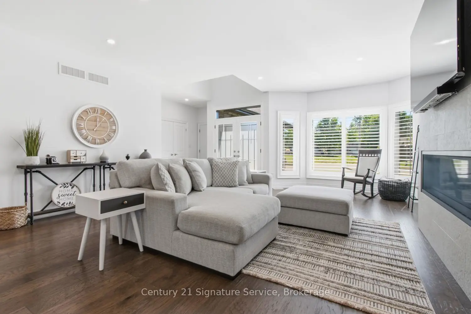 191 Hetram Court photo 4