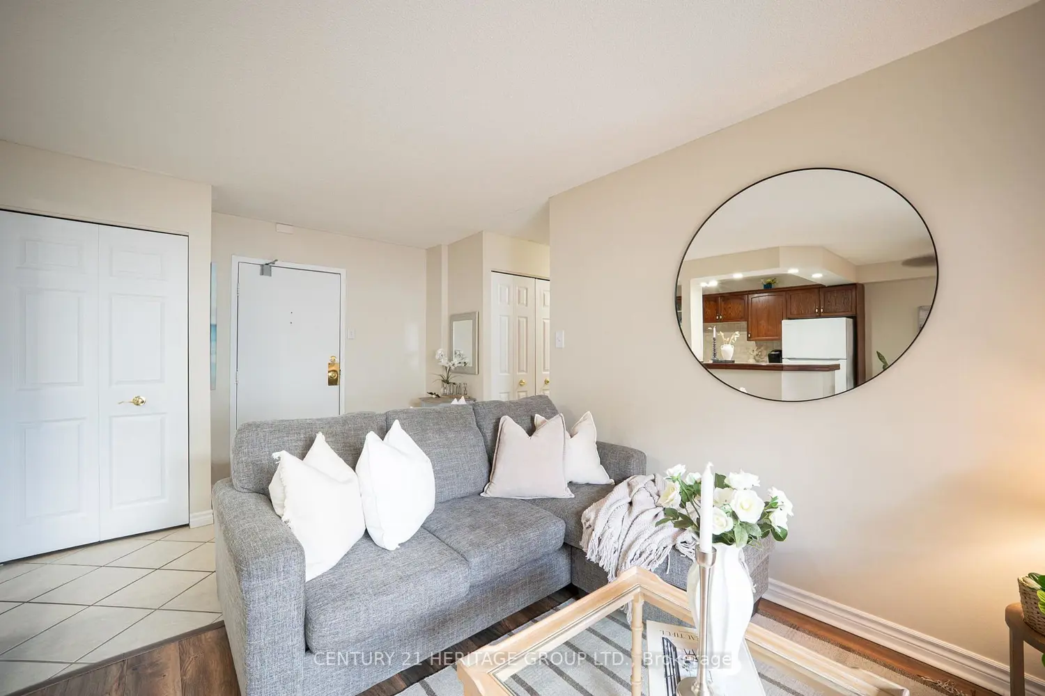648 Grey Street 203 photo 4