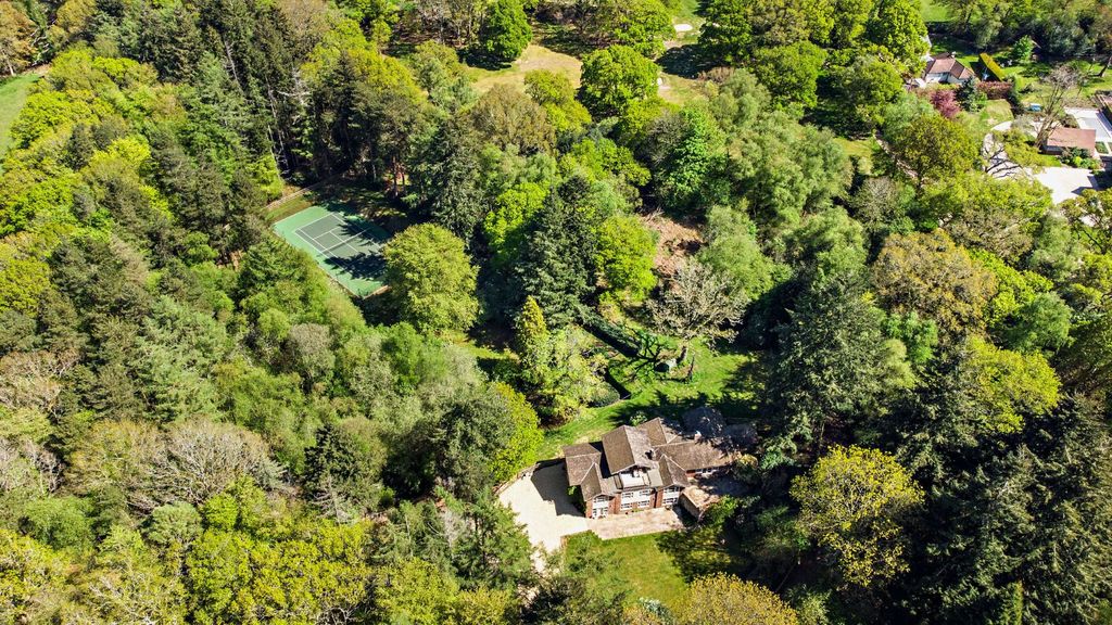 6 bed detached house for saleHorris Hill, Newbury, Berkshire RG20