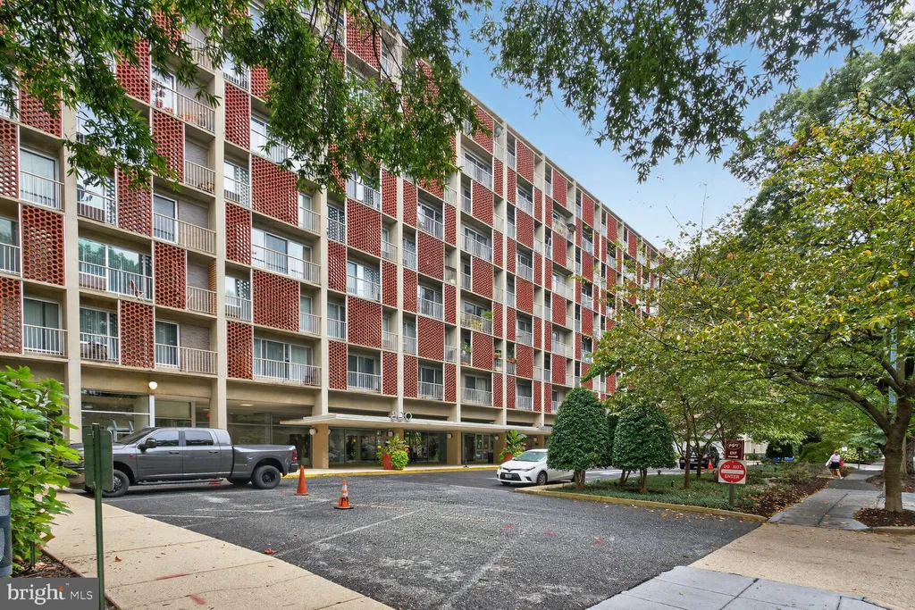 800 4th Street SW Unit S221, Washington, DC 20024