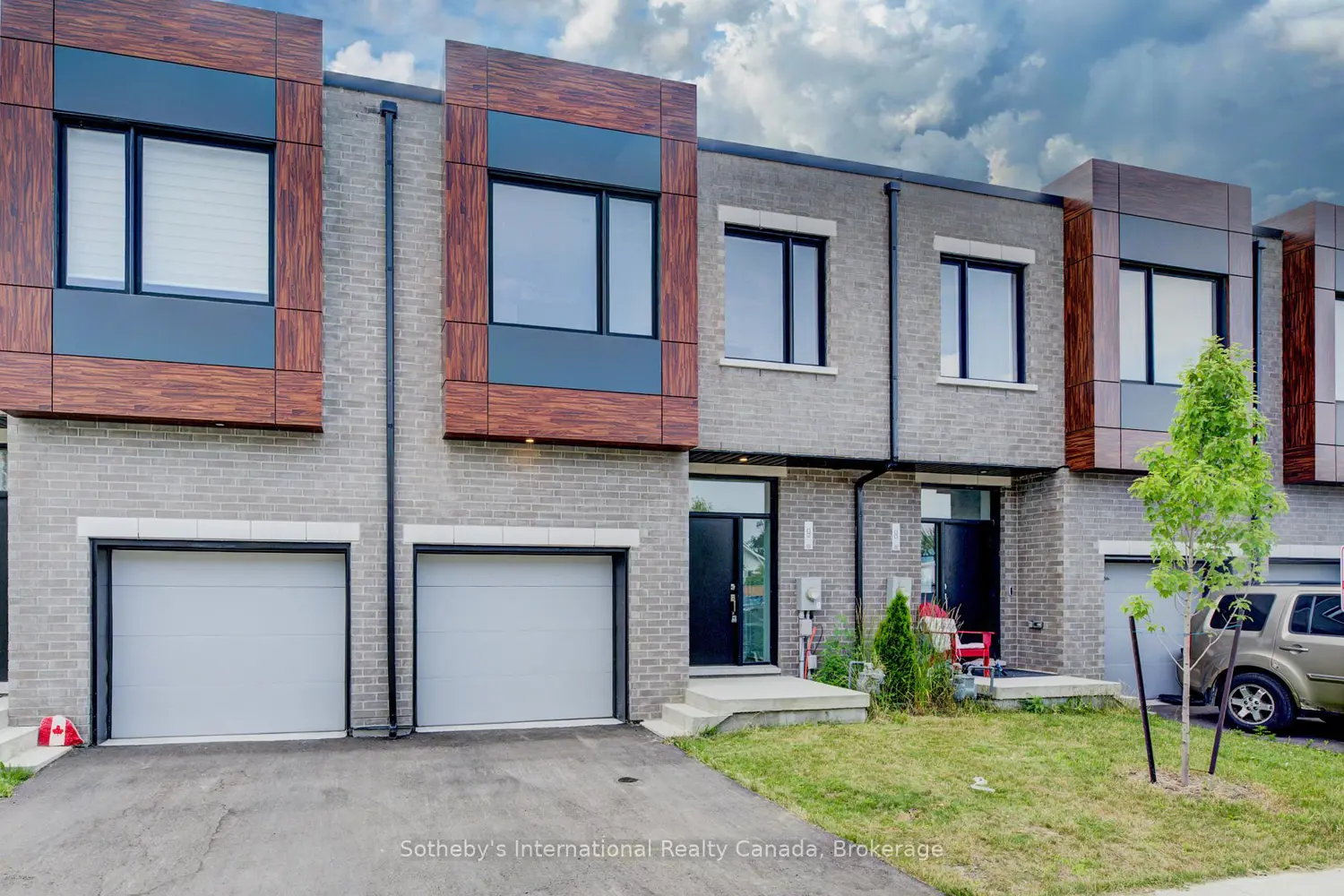 416 Dundas Street 14