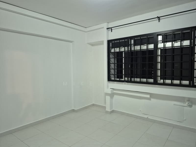 573 Pasir Ris Street 53 photo 3