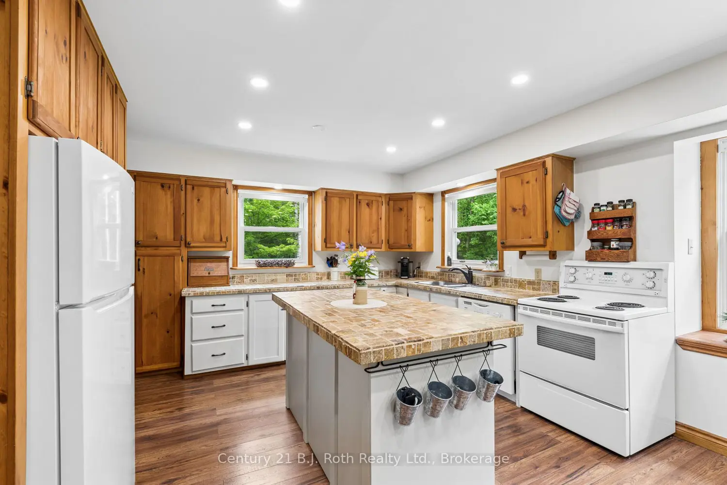 3147 Dalton Court photo 4
