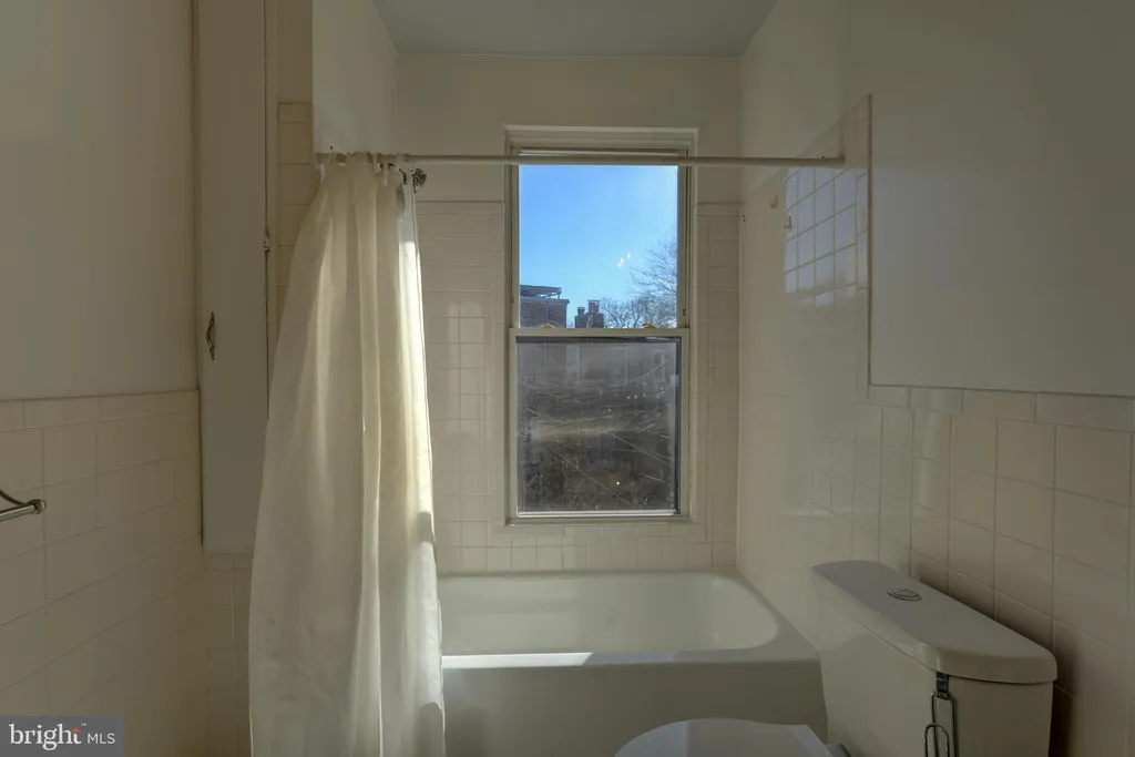 1209 I Street SE, Washington, DC 20003