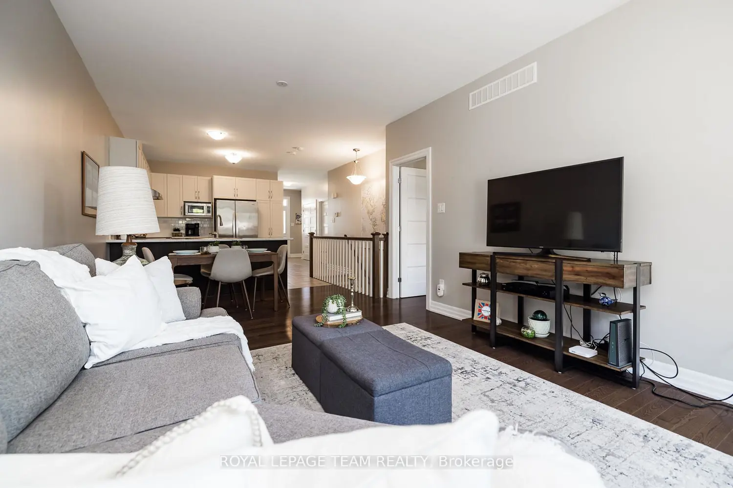 135 Tradewinds Crescent photo 4