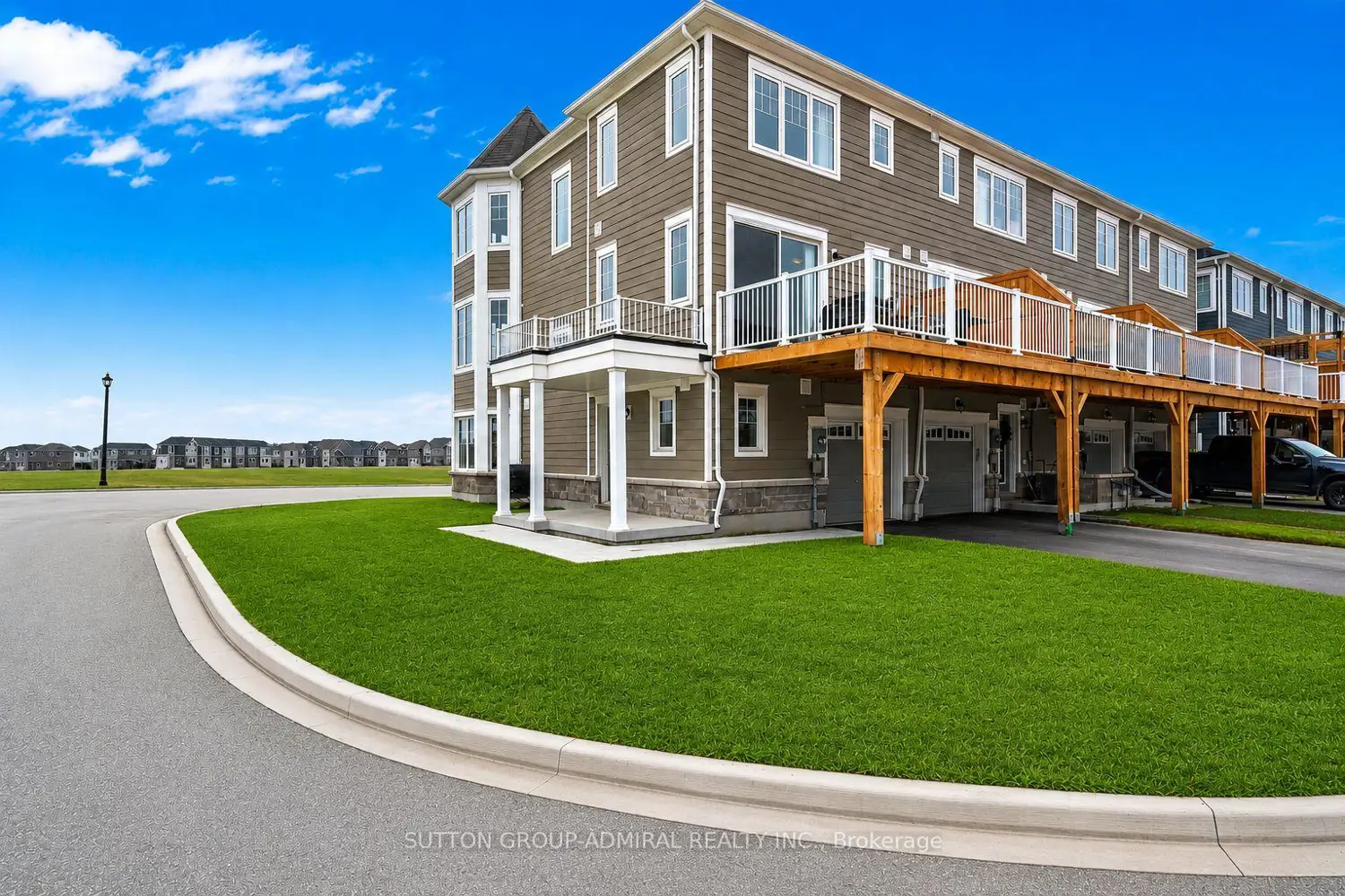 83 Shelburne Avenue photo 3