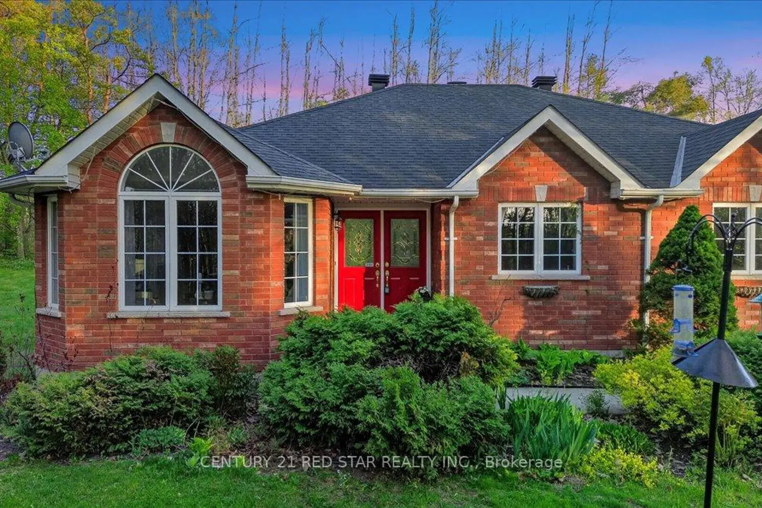 1775 Loretta Avenue photo 3