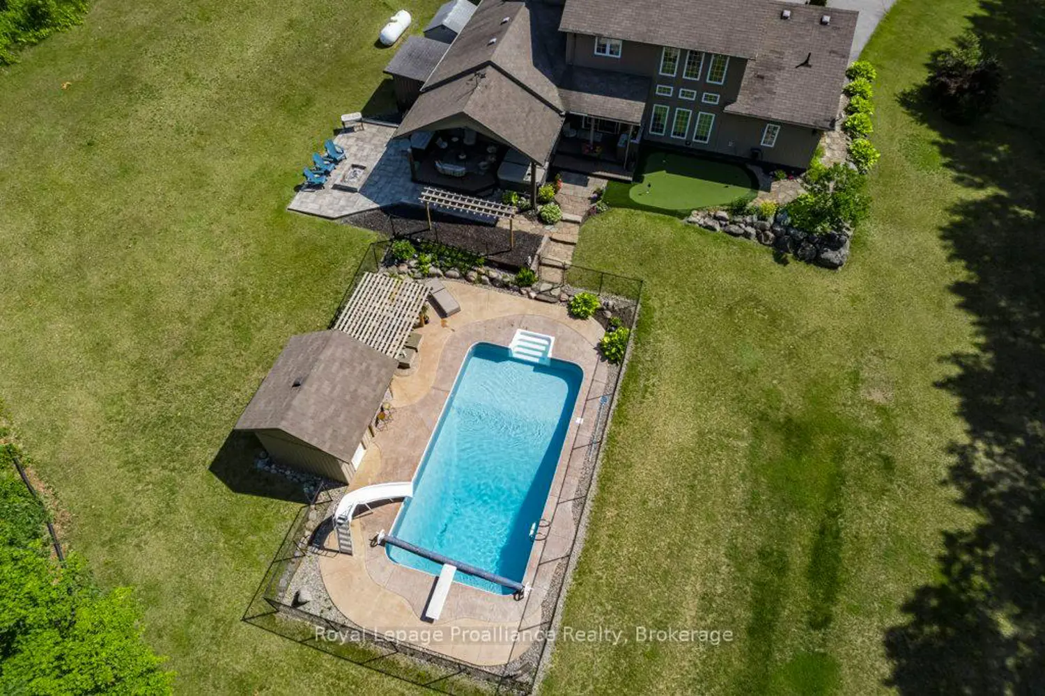 402 Fiddick Road photo 2