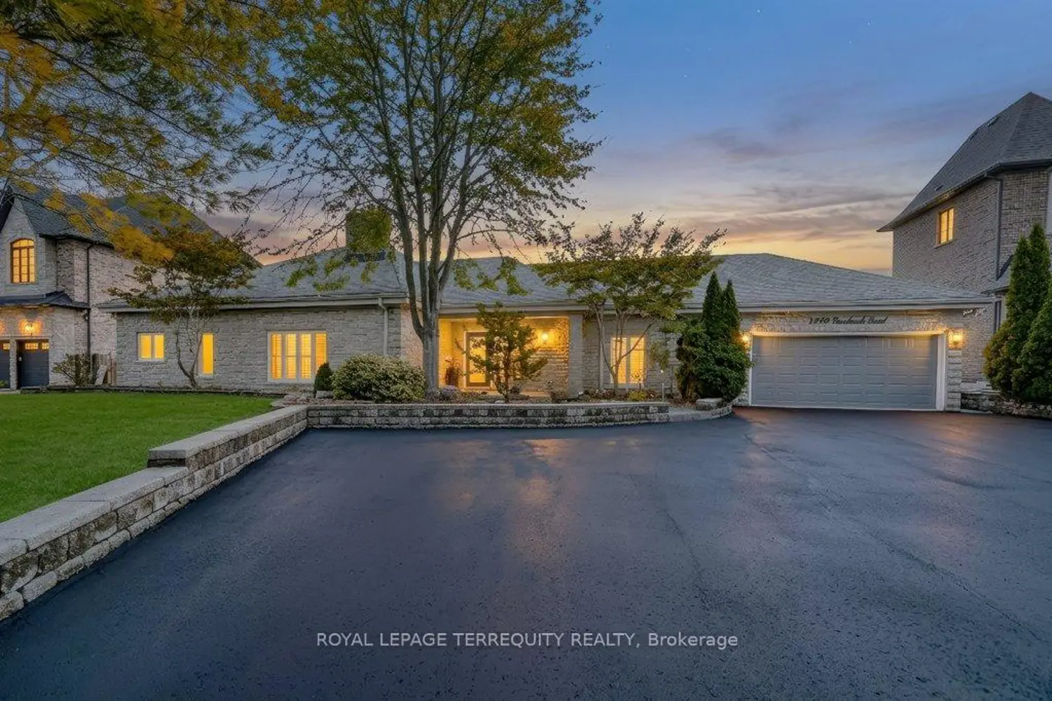 1449 Rosebank Road photo 2