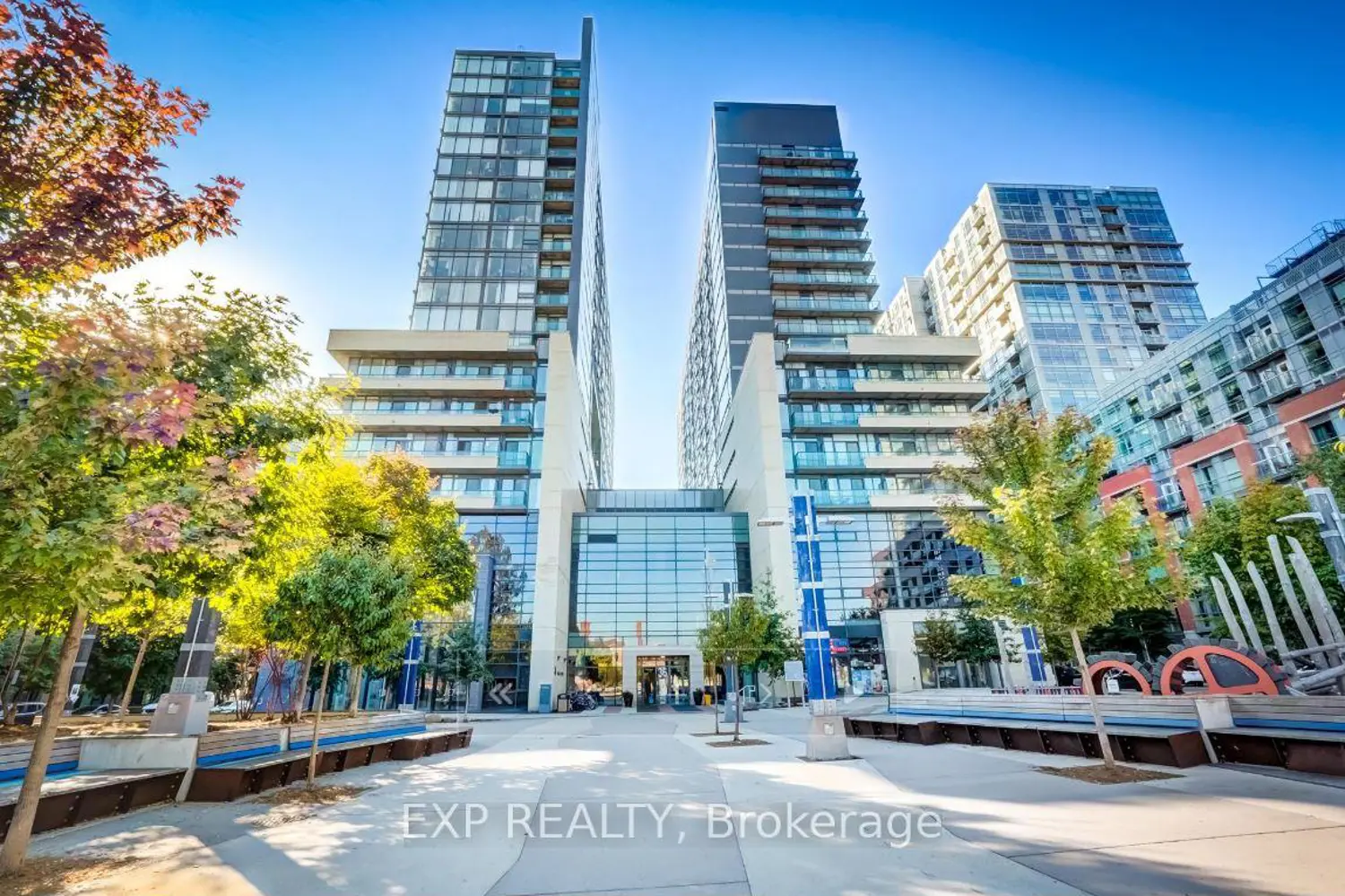 36 Lisgar Street 611E