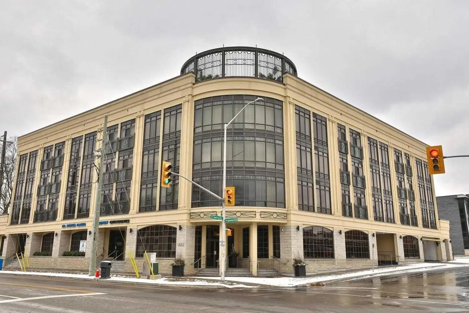 205 Lakeshore Road 302