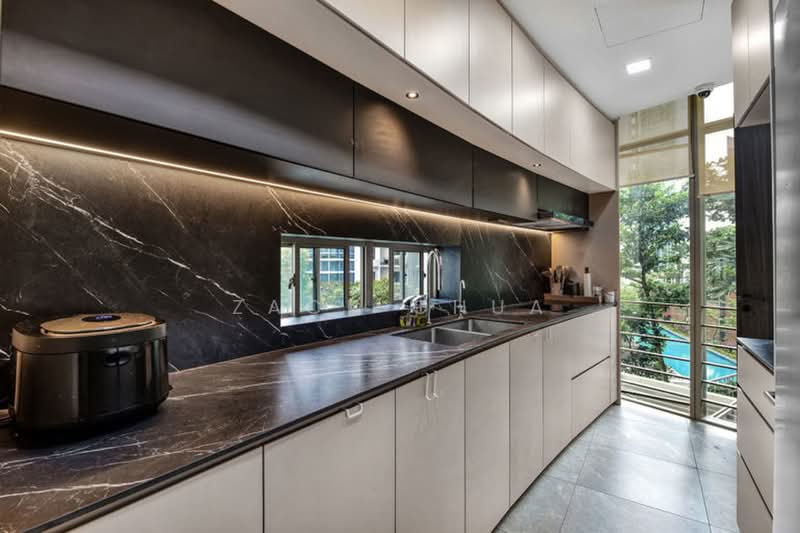130 Cairnhill Road photo 4