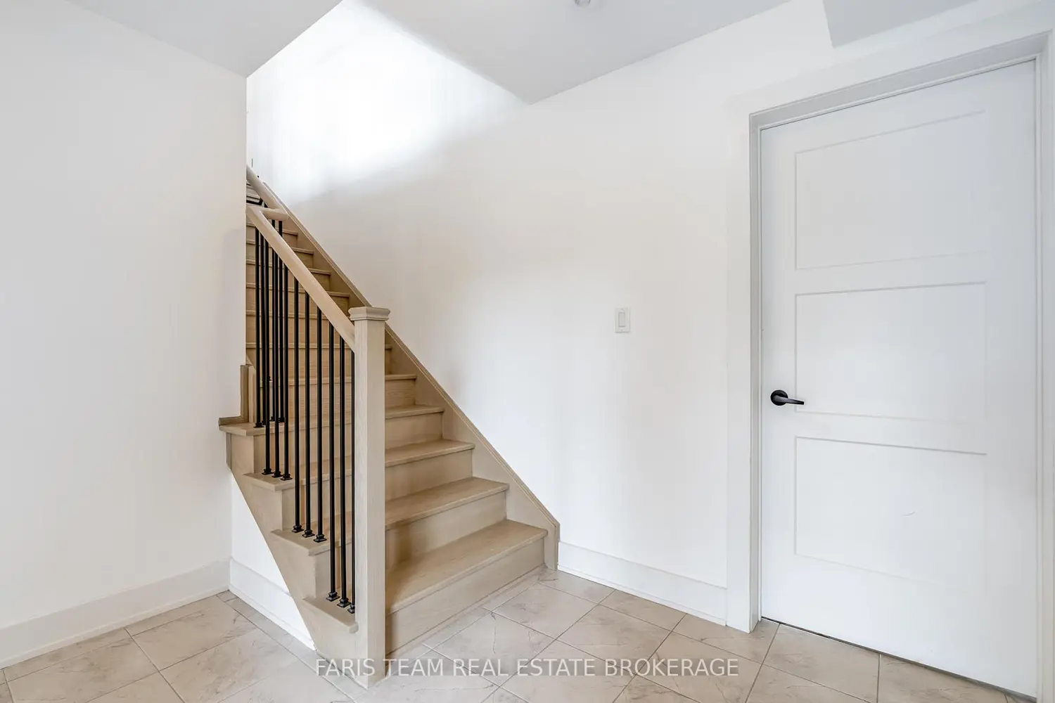 53 Harvest Crescent photo 3