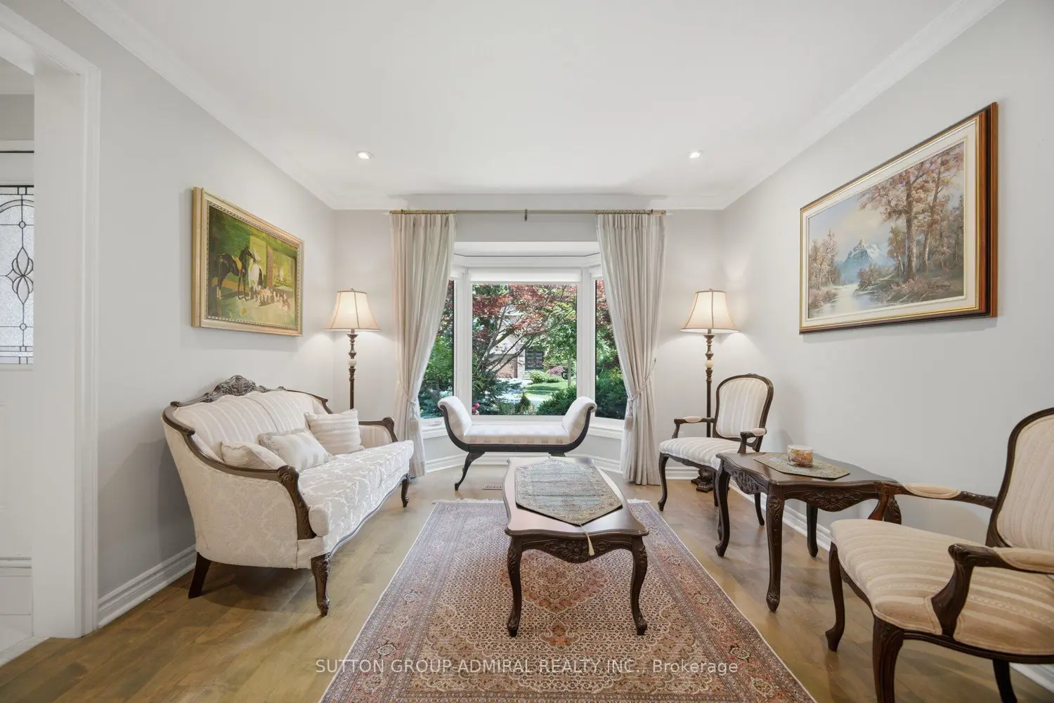 70 Topham Crescent photo 2