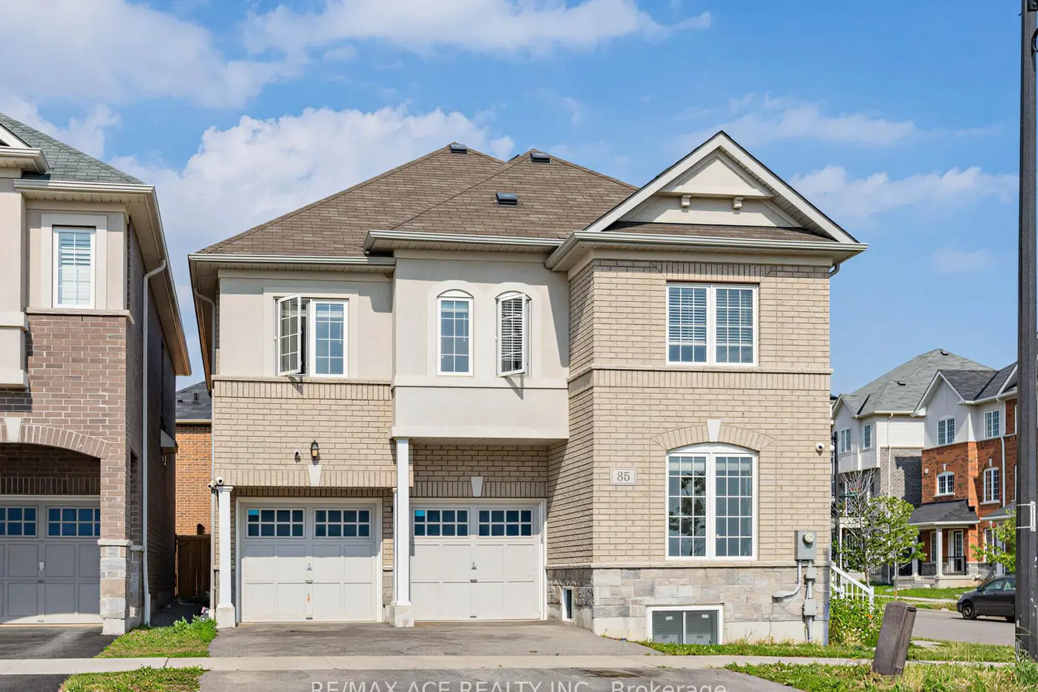 35 Turnerbury Avenue photo 2