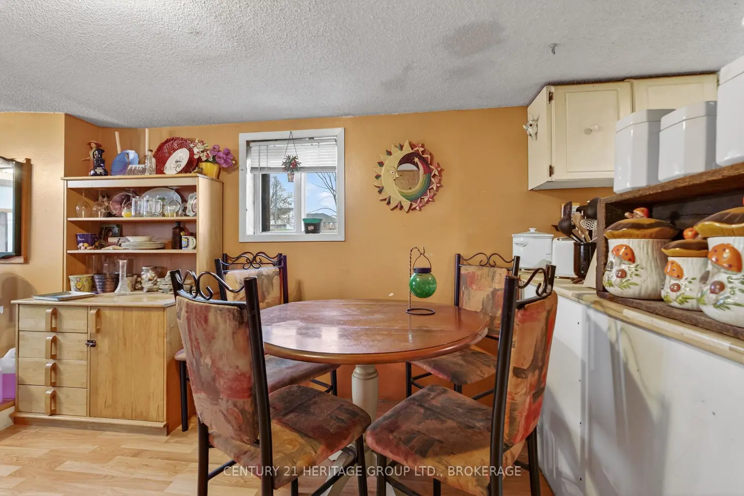 326 Dundas Street photo 4