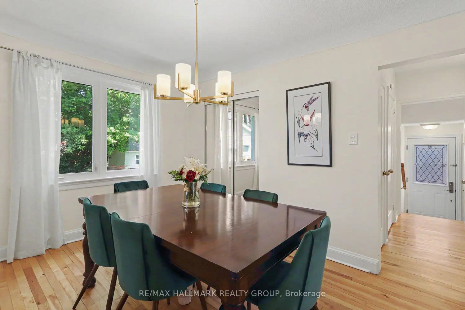 99 Dagmar Avenue photo 2