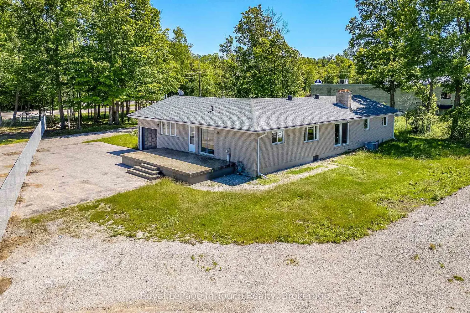 740 Balm Beach Road photo 3