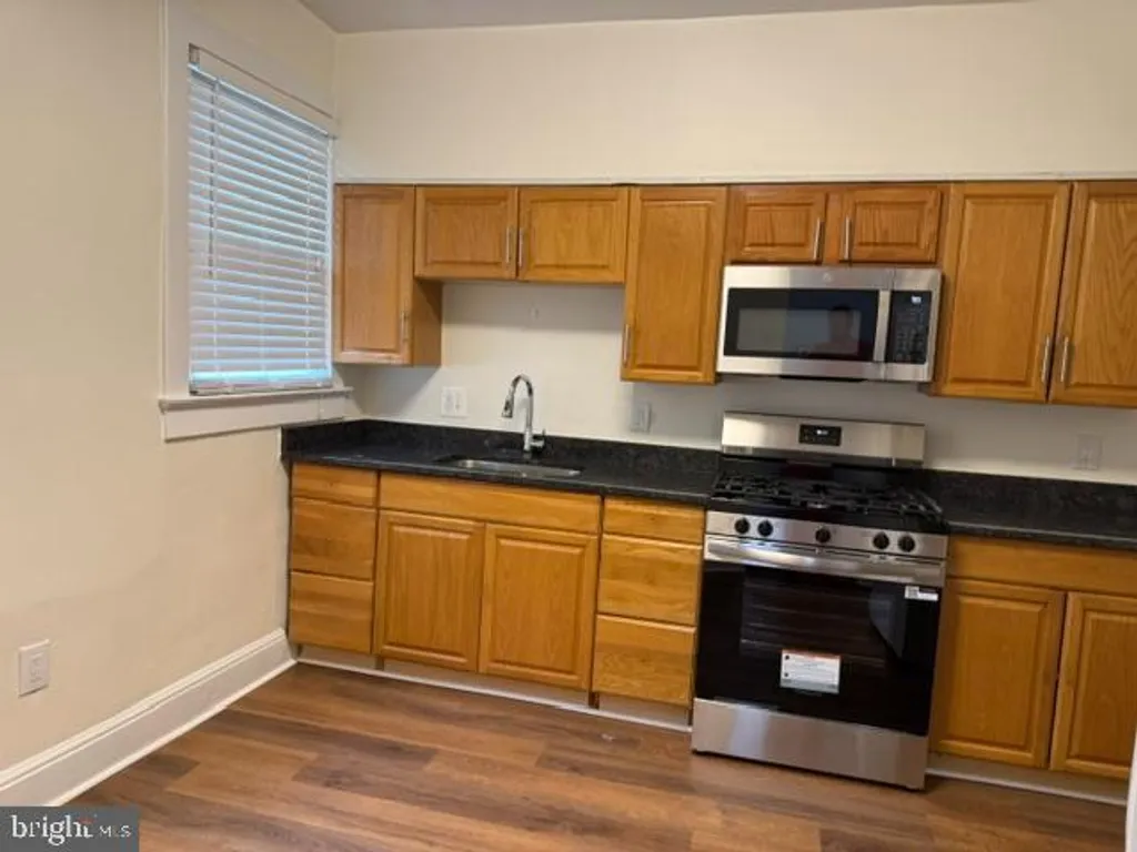 1725 Lanier Place NW Unit 24B, Washington, DC 20009 photo 2