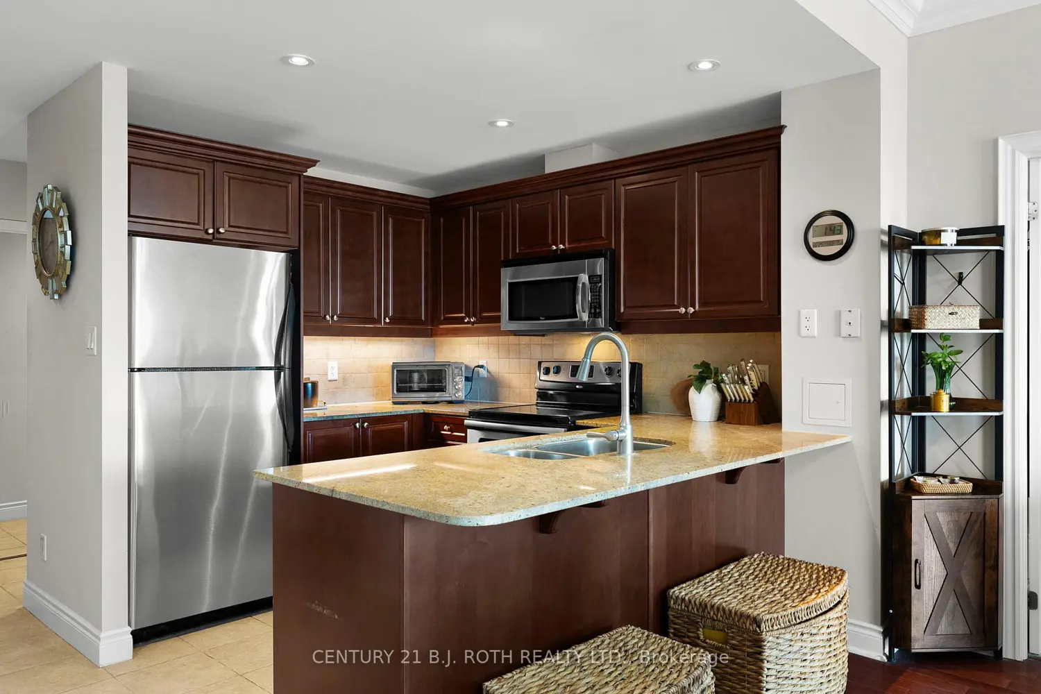 37 Ellen Street 1310 photo 5