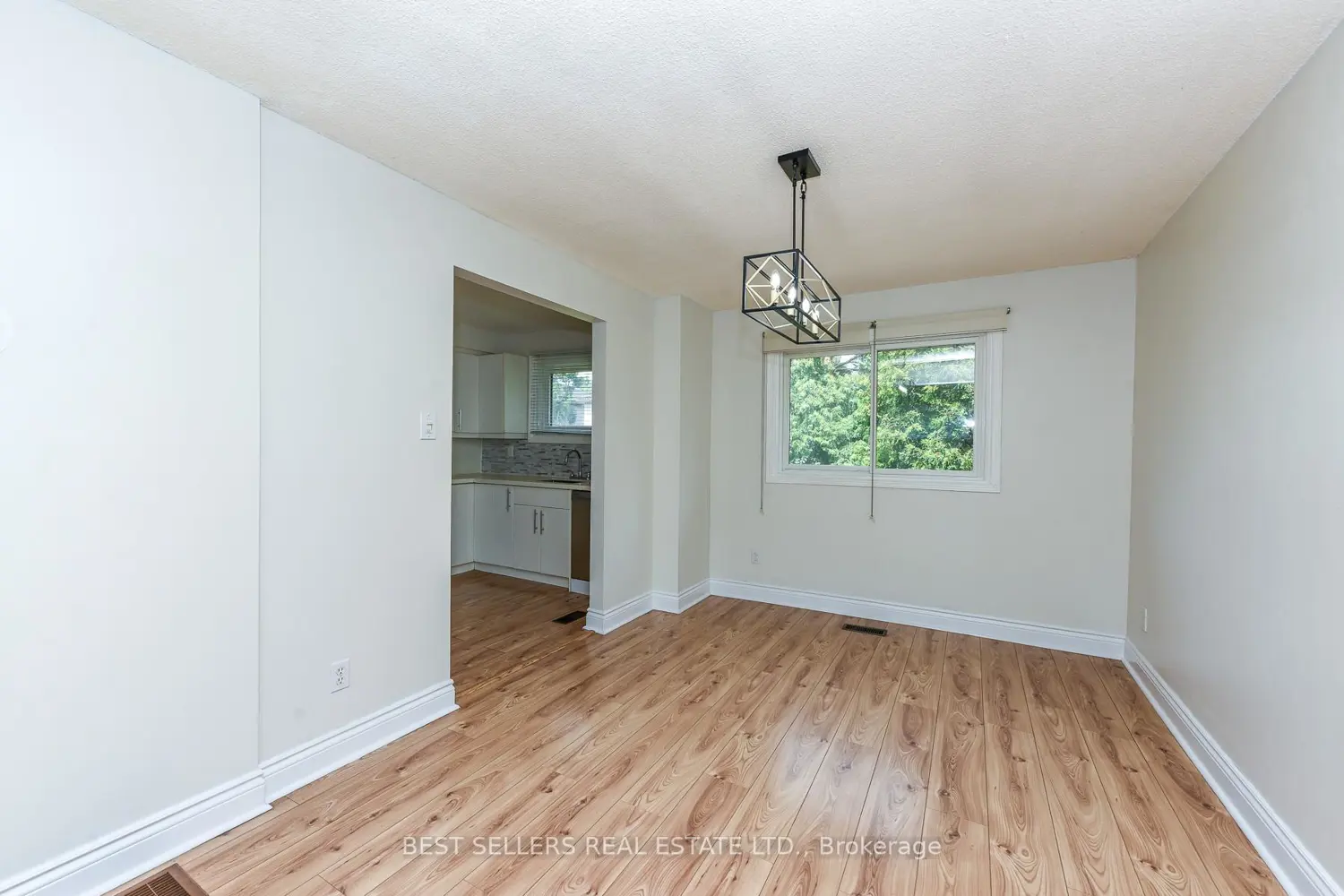 12 Ashton Crescent 12 photo 5