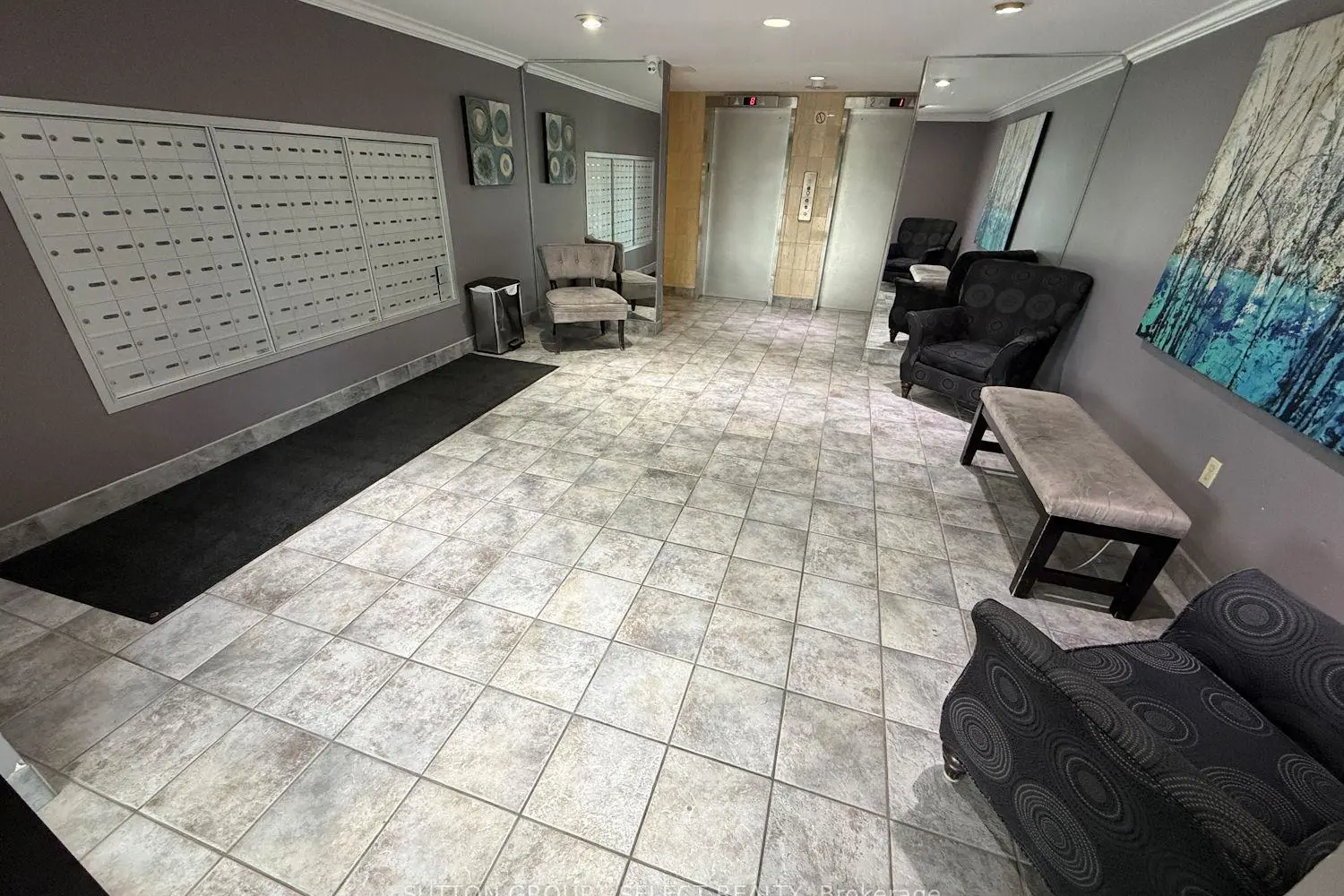 600 Grenfell Drive 810 photo 4