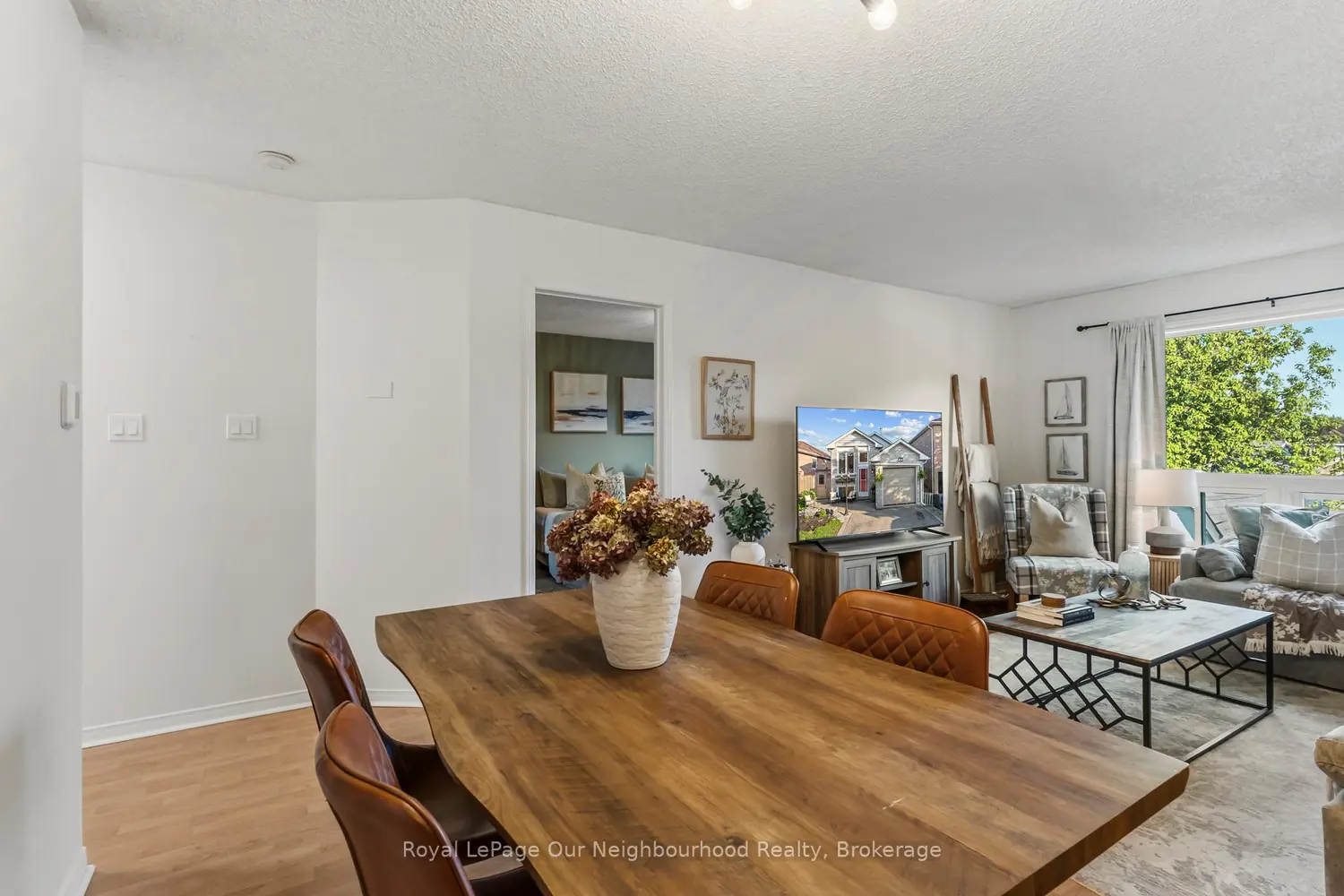 42 Glanville Crescent photo 5