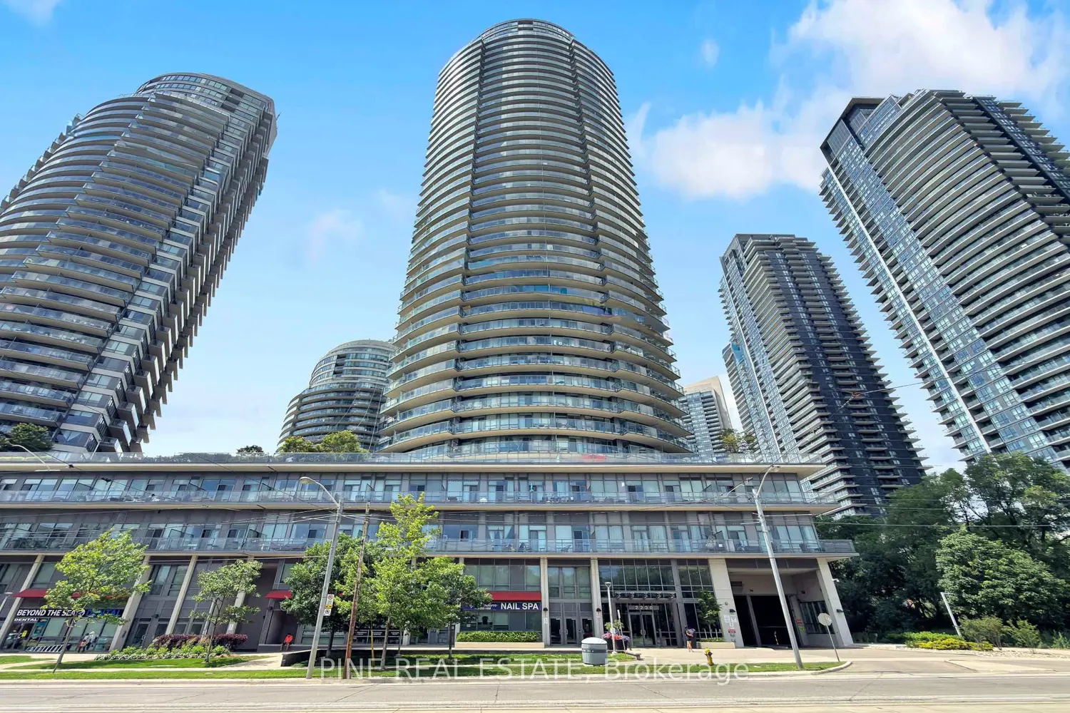 2230 Lake Shore Boulevard 1807 photo 2