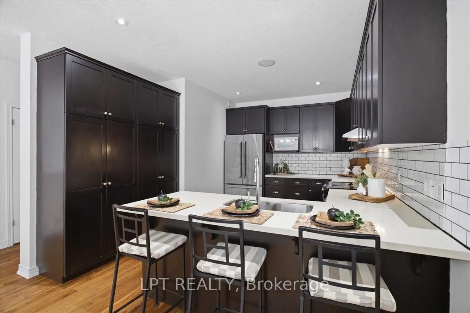 62 Williams Street photo 5