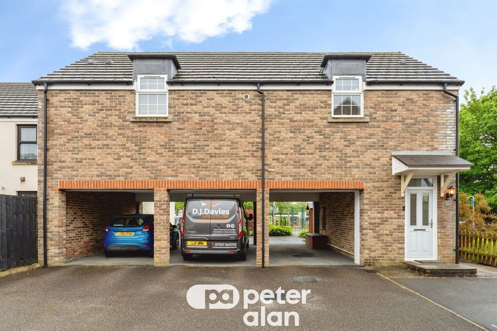 2 bed property for saleLlwyn Helyg, Neath SA10