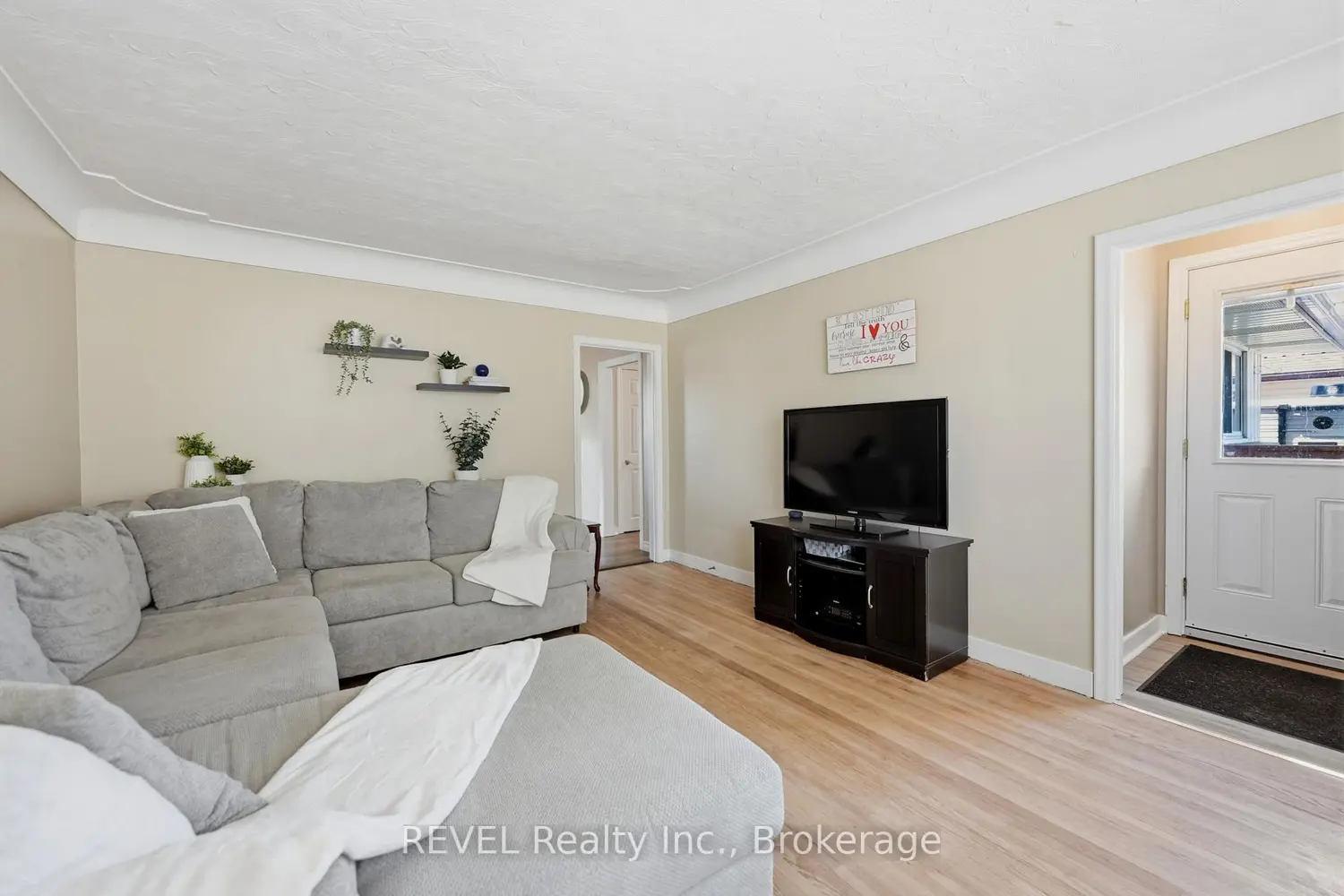 256 Clarke Street photo 3