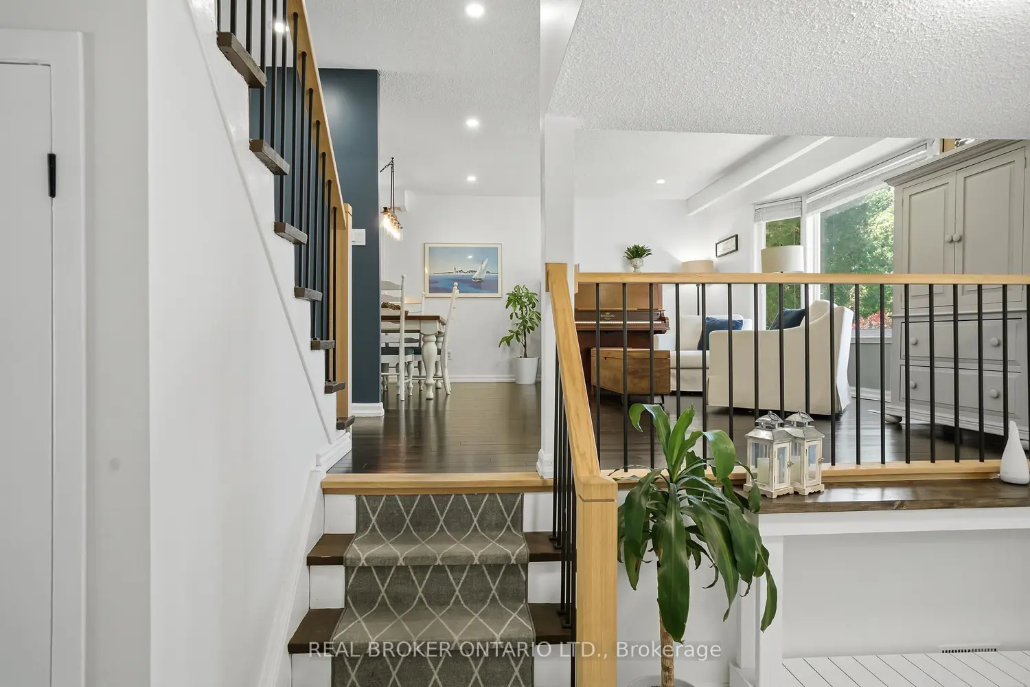 7 Fairington Crescent photo 4