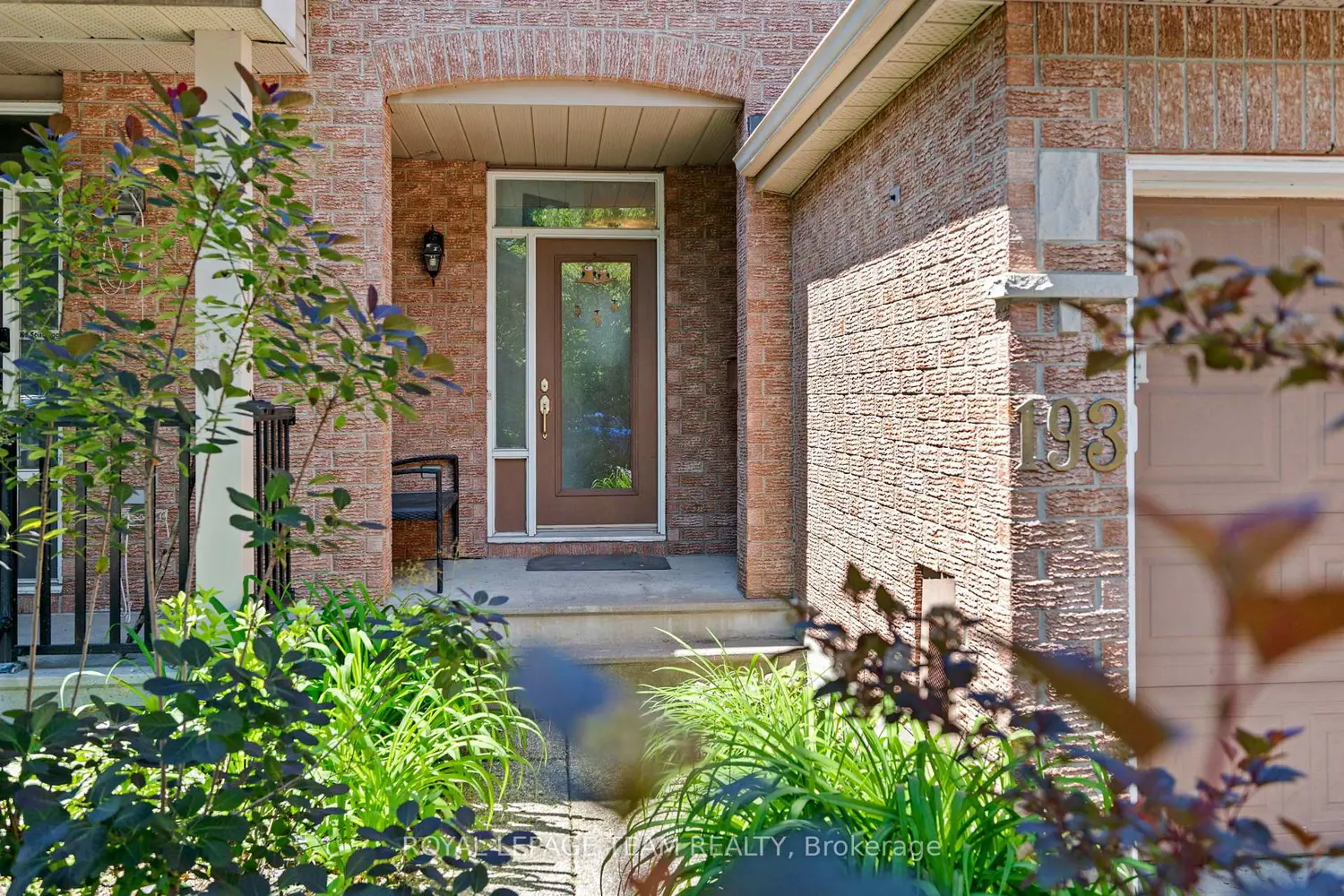 193 Thornbury Crescent photo 4