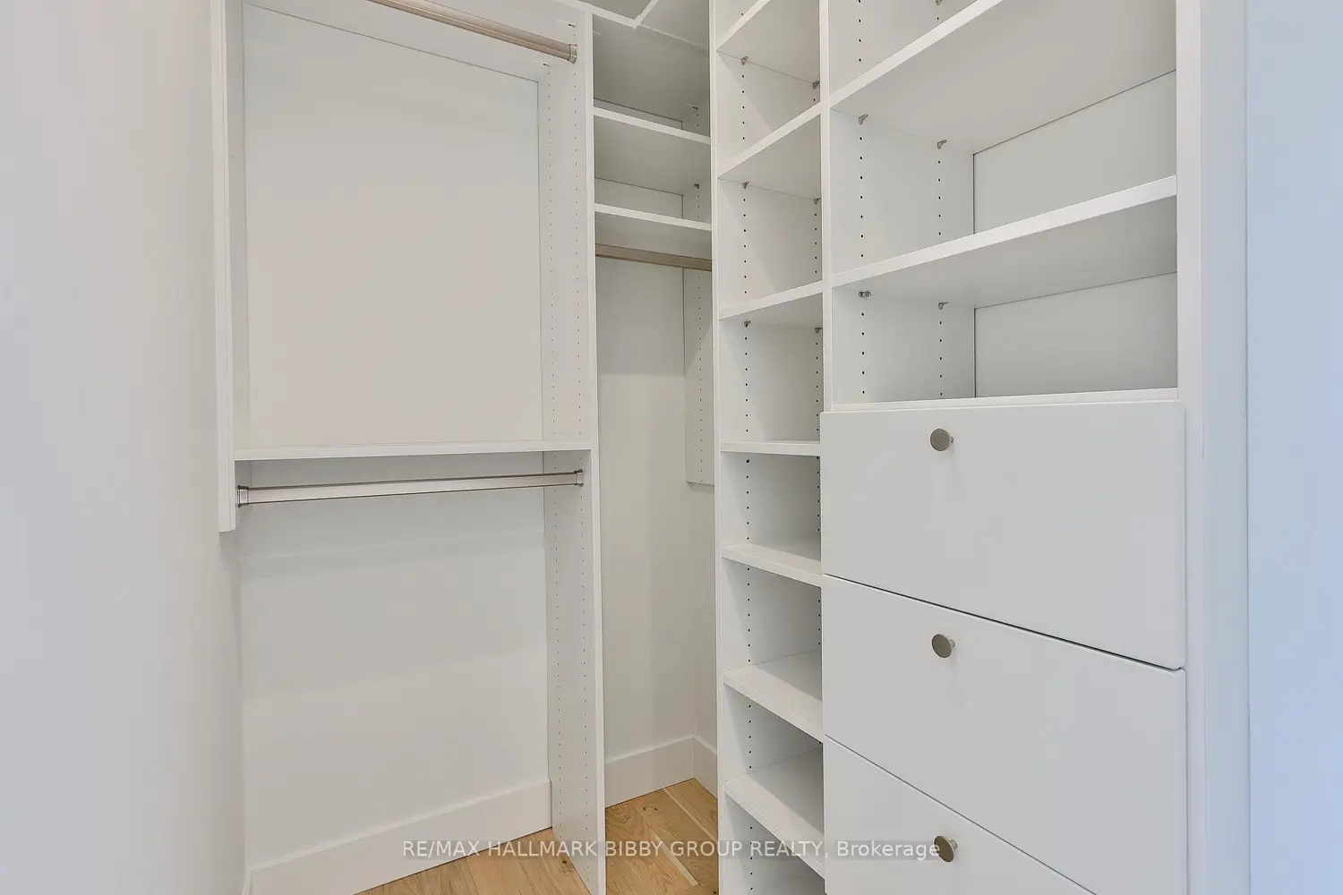 1414 Bayview Avenue 409 photo 3