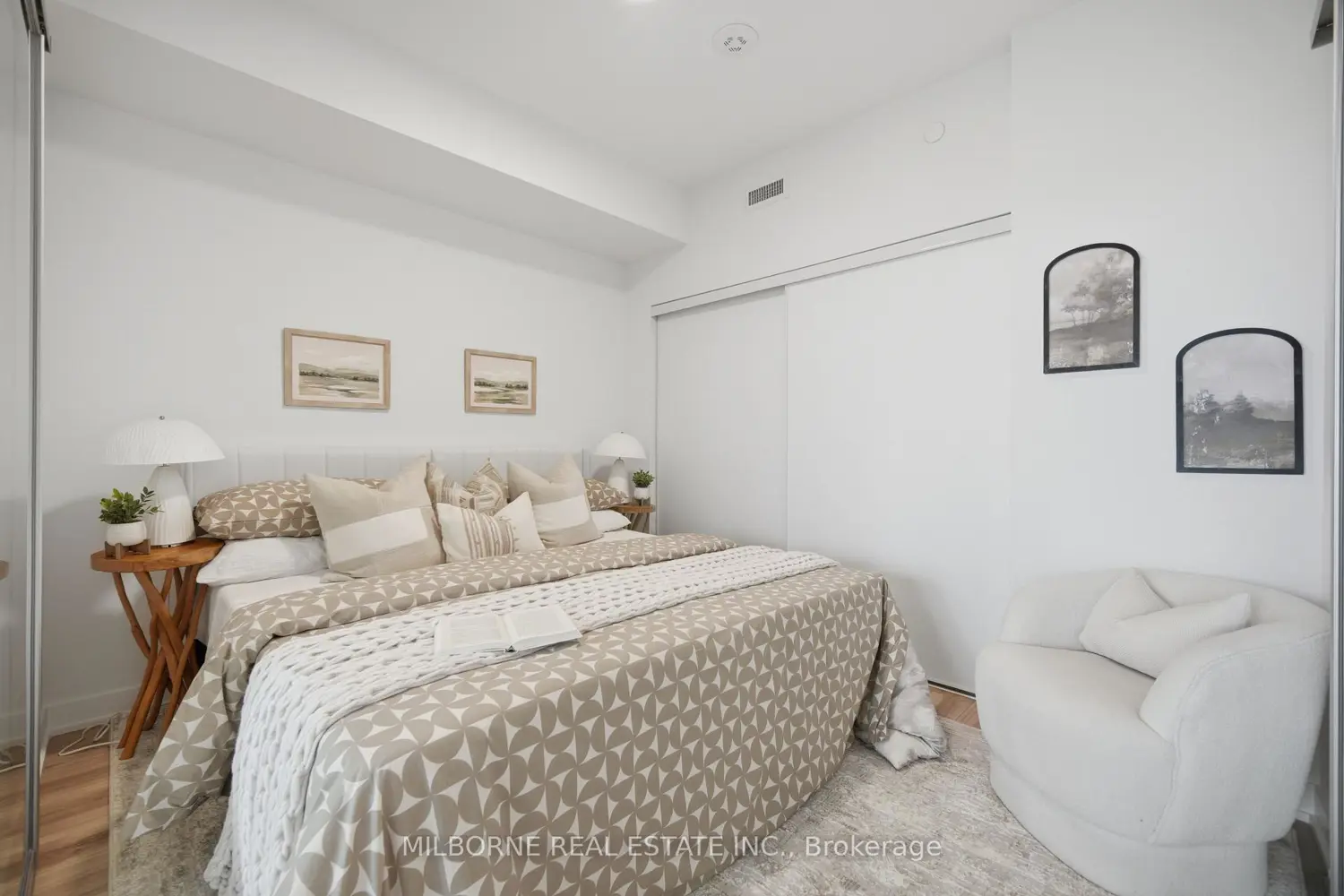 1660 Bloor Street 708 photo 5