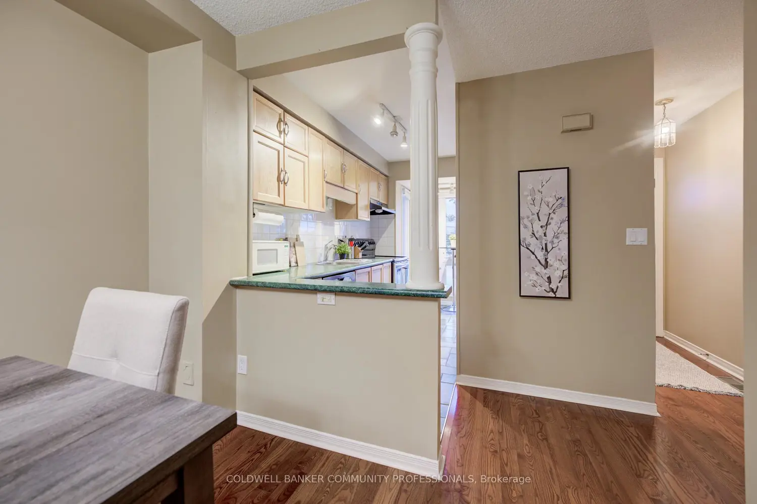895 Maple Avenue 128 photo 4