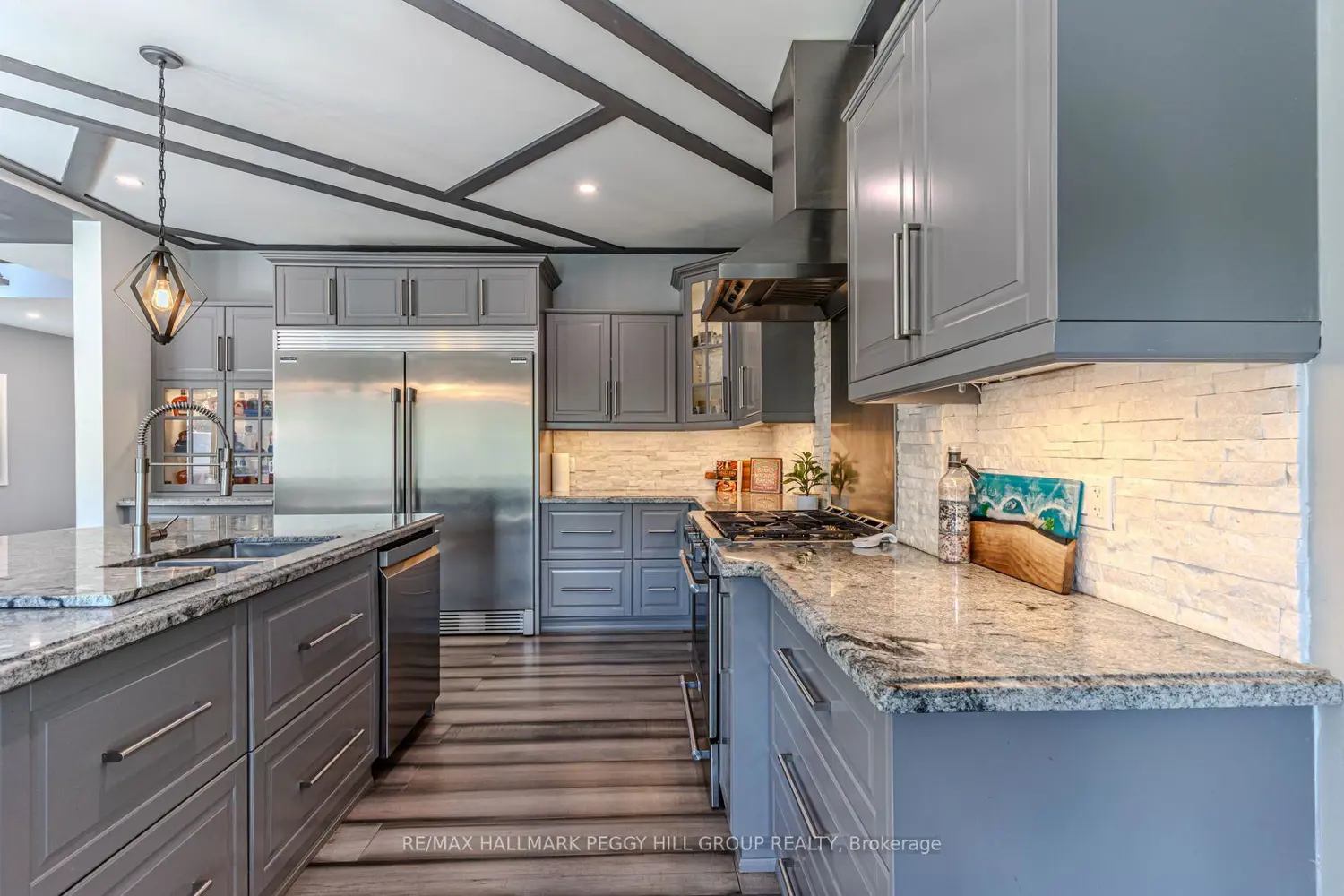 1657 Peninsula Point Road photo 5