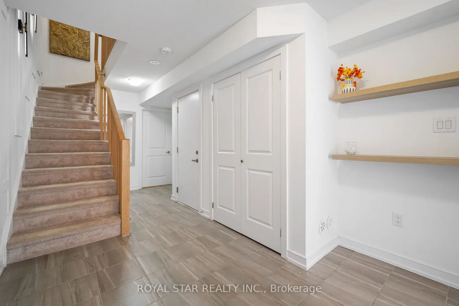 13 Red Maple Lane photo 3