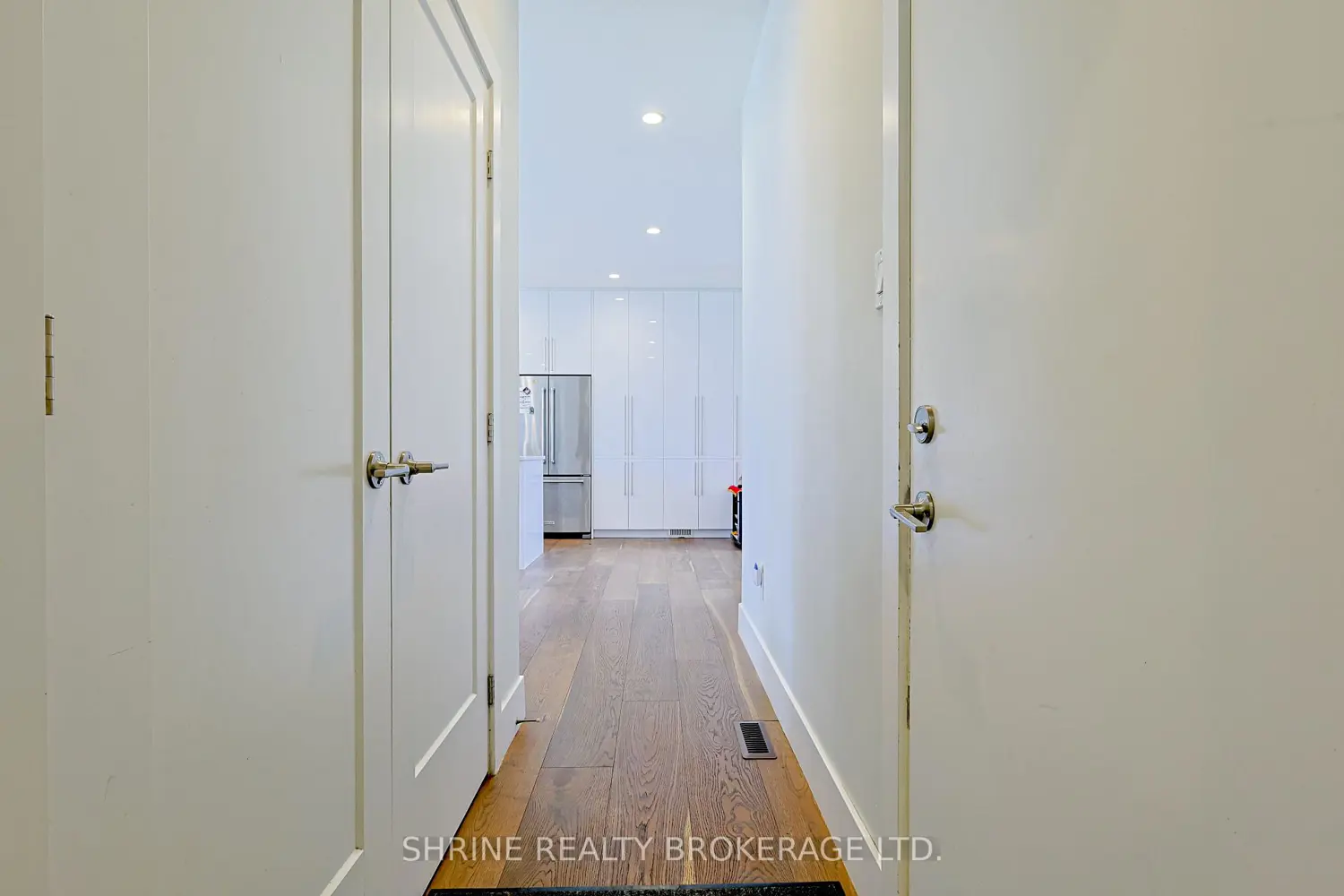 2170 Debra Drive photo 3