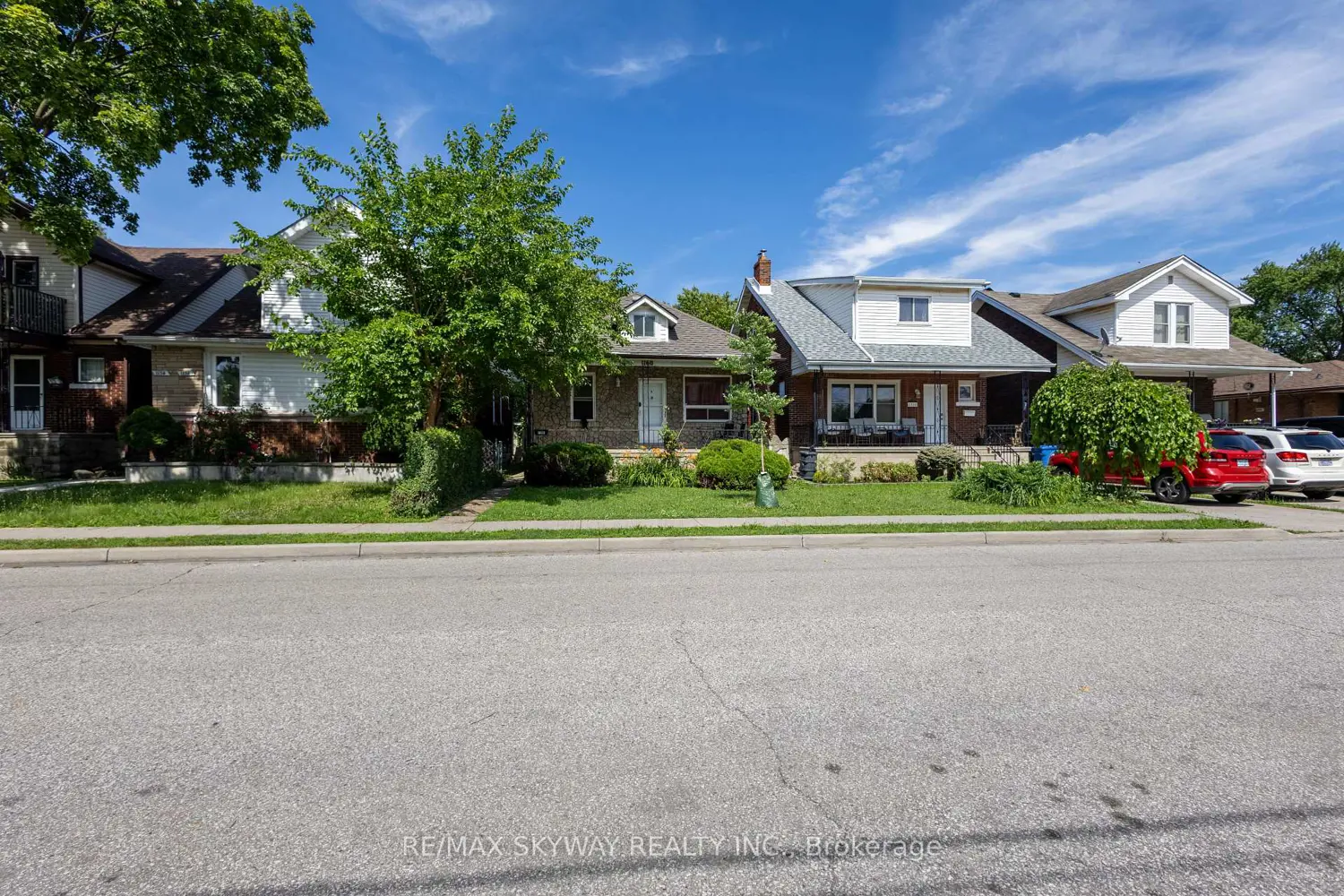 1160 Elm Avenue photo 2