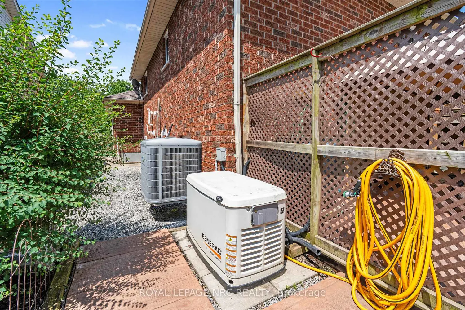52 Thorold Ave Avenue photo 3